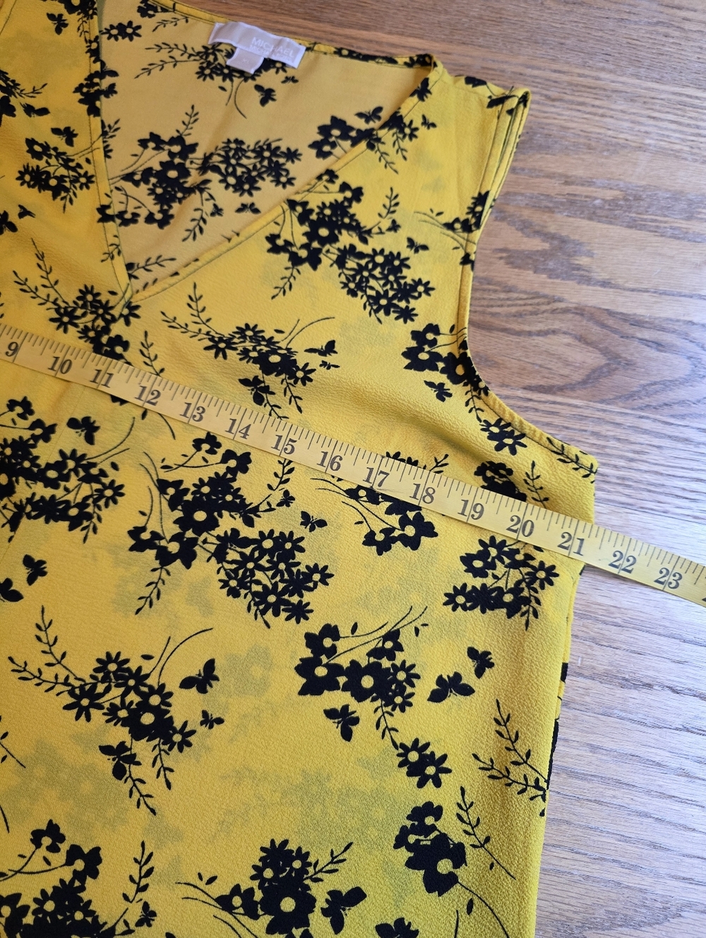 Michael Kors Golden Yellow & Black Floral Sleeveless Blouse Women's Size XL - Picture 9 of 13